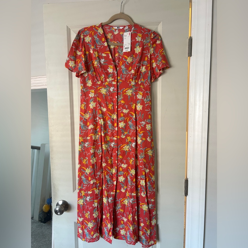 Uniqlo NWT Printed V-Neck Short-Sleeve Flare Dress Floral- Size S